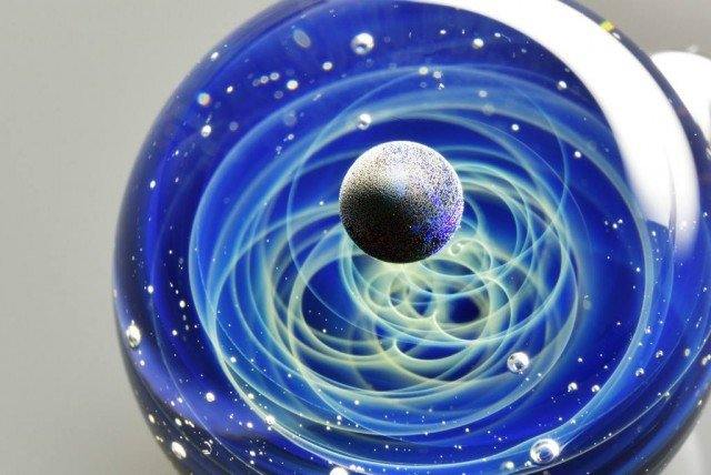 Космические сувениры из стекла